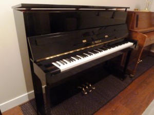 Yamaha Up E116T 46"